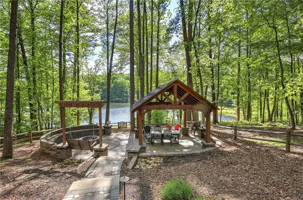 181 Fox Den Circle, Jasper, GA 30143