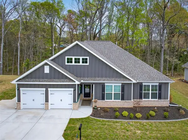 118 Golden Oaks Drive, Hartwell, GA 30643