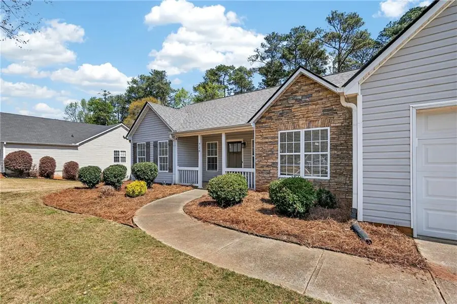 716 Manor Ridge Drive, Loganville, GA 30052 - #3