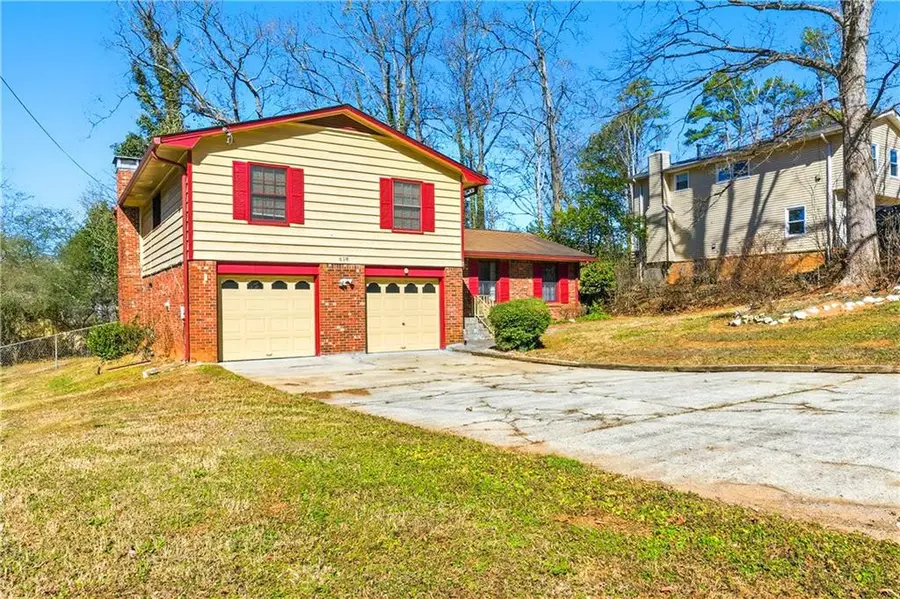 618 Rockborough Drive, Stone Mountain, GA 30083 - #3