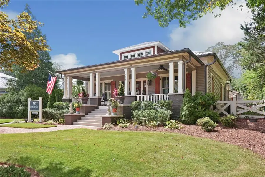 745 Washington Street, Clarkesville, GA 30523 - #3