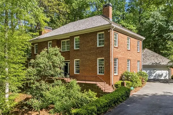 10 Albemarle Drive Nw, Atlanta, GA 30327