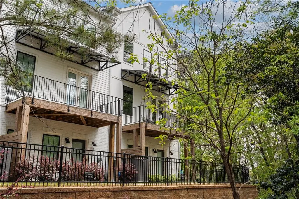 2004 Oak Lane Nw, Atlanta, GA 30318 - #1