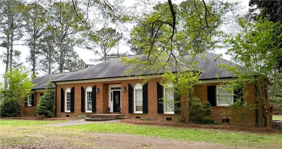 945 Poplar Street, Monroe, GA 30655 - #2