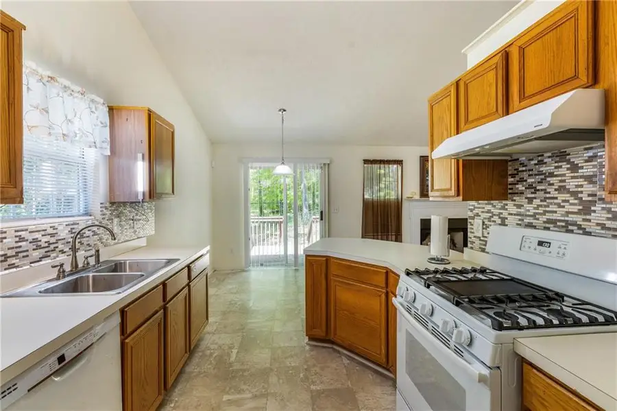 1402 Bridgewater Branch, Stone Mountain, GA 30088 - #3