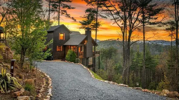 267 Oasis Drive, Blue Ridge, GA 30513