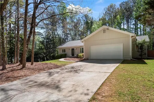 245 E Creek Circle, Roswell, GA 30076