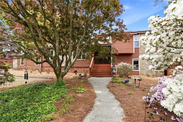 4228 Cove Court Ne, Marietta, GA 30067