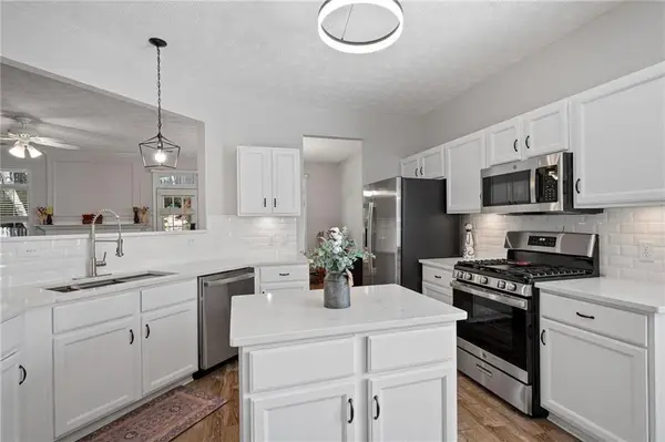 116 Weatherstone Drive, Woodstock, GA 30188