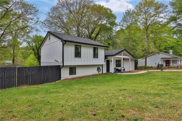 447 Warren Rd, Lawrenceville, GA 30044