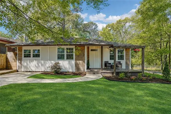 566 Woods Drive Nw, Atlanta, GA 30318