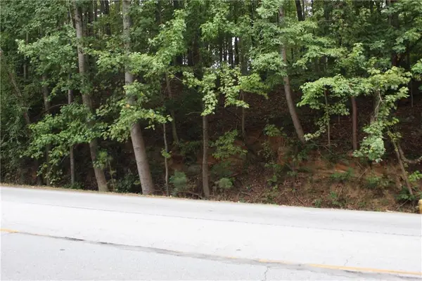 425 N Deshong Road, Stone Mountain, GA 30087