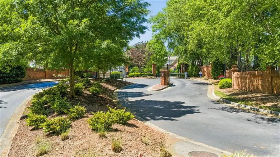 5611 Brooke Ridge Drive, Dunwoody, GA 30338 - #2