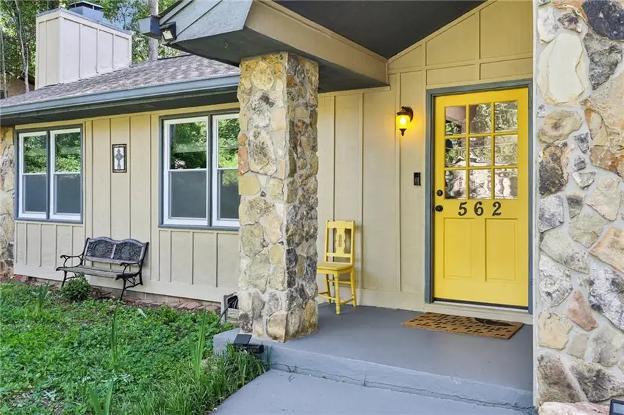 562 Rimrock Trail, Stone Mountain, GA 30083 - #2