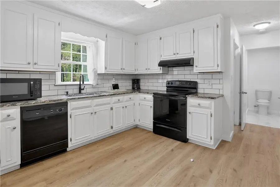 2115 Huntington Drive, Loganville, GA 30052 - #3