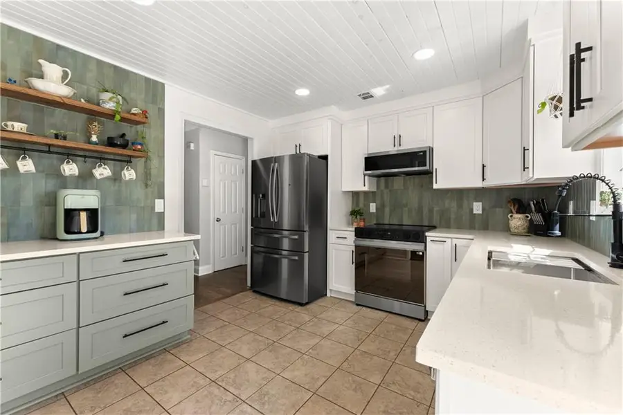 709 Muirfield Drive, Winder, GA 30680 - #3