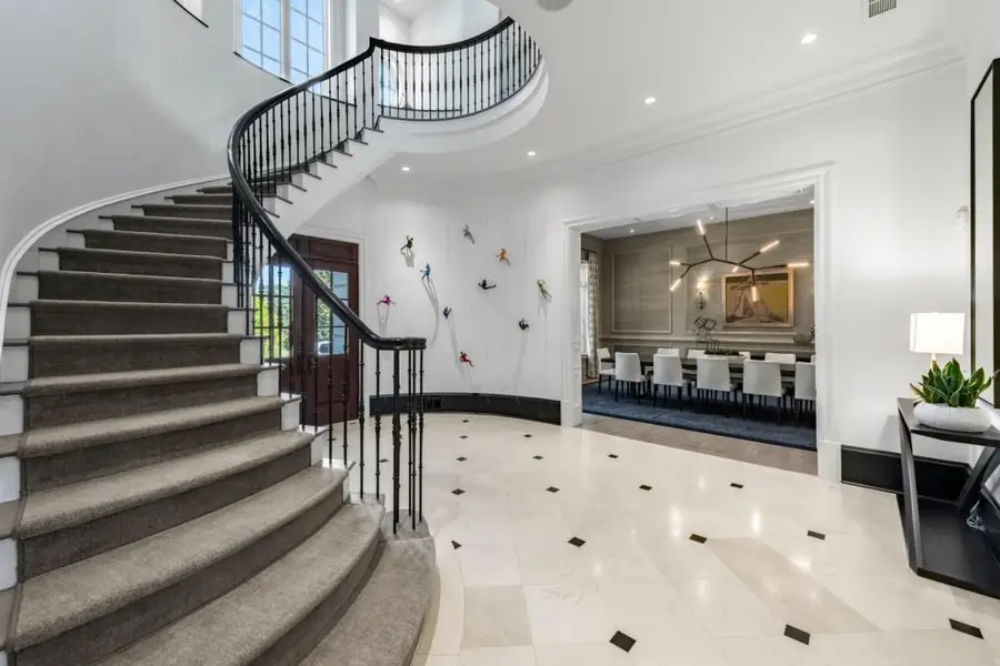 4010 Powers Ferry Road Nw, Atlanta, GA 30342 - #2