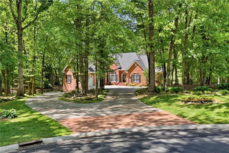 153 York Place, Calhoun, GA 30701 - #3