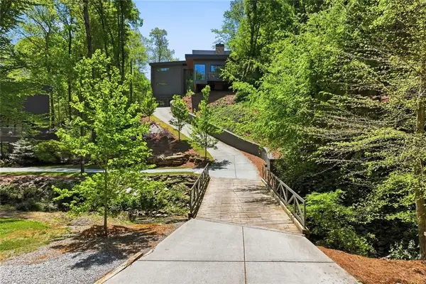 575 Mountain Way Ne, Atlanta, GA 30342
