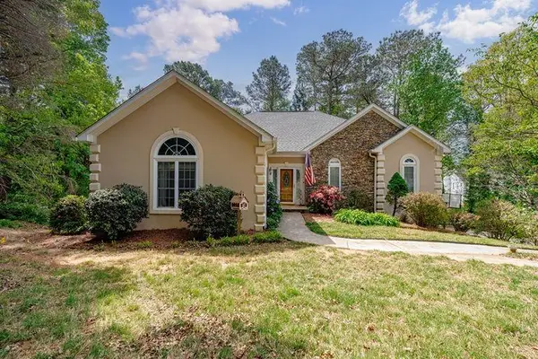 9146 Hidden Valley, Douglasville, GA 30135