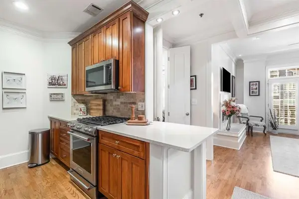 77 Peachtree Place Ne #101, Atlanta, GA 30309