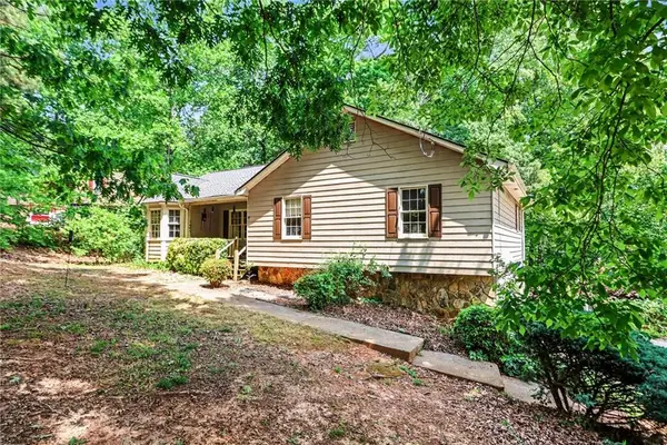310 White Oak Street, Dallas, GA 30157