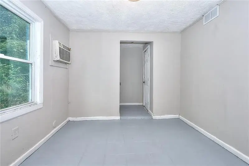 1080 Valley View Road Se, Atlanta, GA 30315 - #2