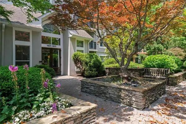 1102 River Green Drive Nw, Atlanta, GA 30327