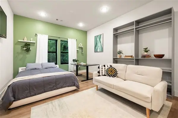 112 Rogers Street Ne #202, Atlanta, GA 30317