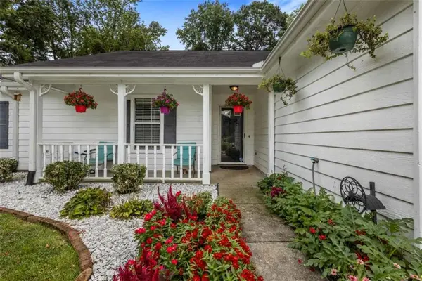 1729 Brandi Lane, Loganville, GA 30052