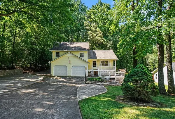 174 W Mountain Oak Street, Canton, GA 30115