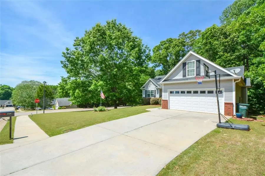 1324 Charleston Avenue, Commerce, GA 30529 - #2