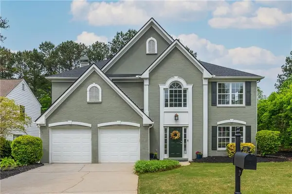 1005 Crabapple Lake Circle, Roswell, GA 30076