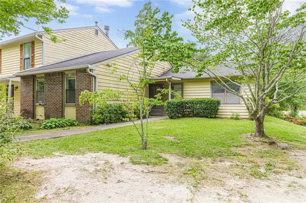 122 Sandalwood Circle, Lawrenceville, GA 30046