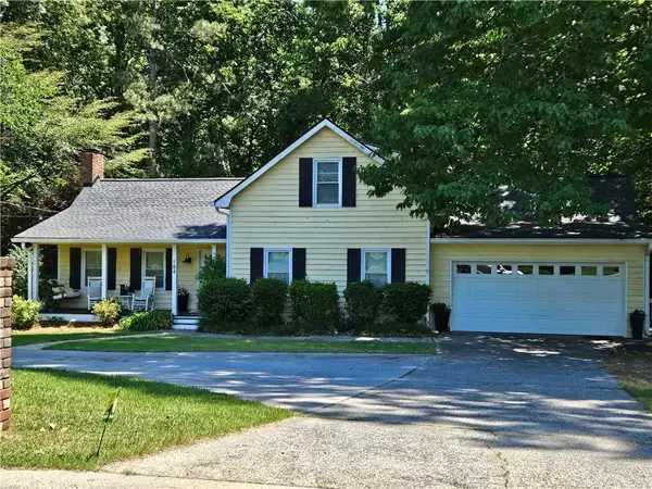 184 Lake Somerset Drive Nw, Marietta, GA 30064
