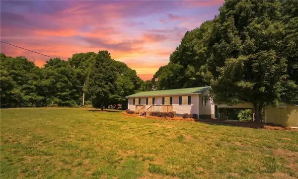 894 Lakeview Drive, Nicholson, GA 30565
