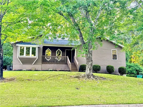 3521 Birchwood Trail, Snellville, GA 30078