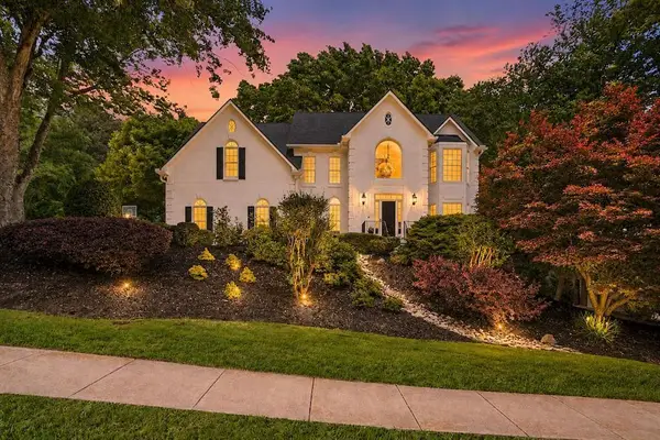 302 Barclay Place, Woodstock, GA 30189
