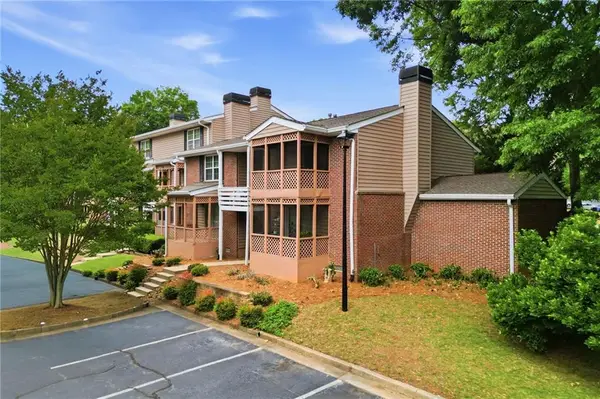 270 Quail Run, Roswell, GA 30076