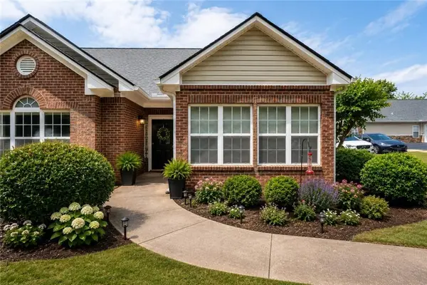 3732 Villa Springs Circle, Powder Springs, GA 30127