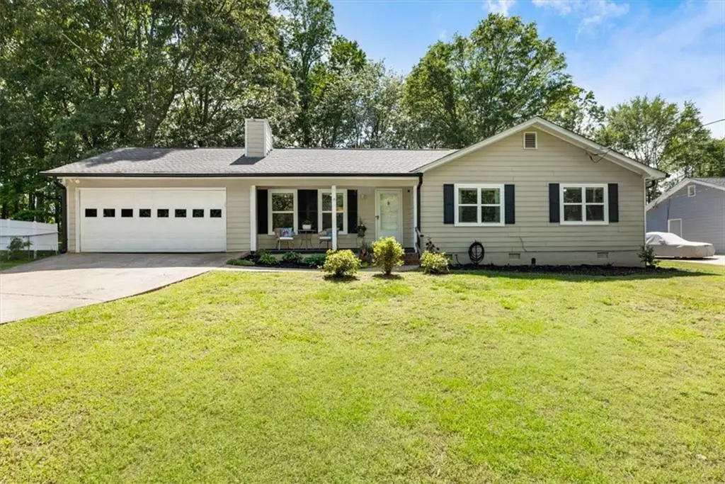 5627 Pinewood Drive, Flowery Branch, GA 30542 - #1
