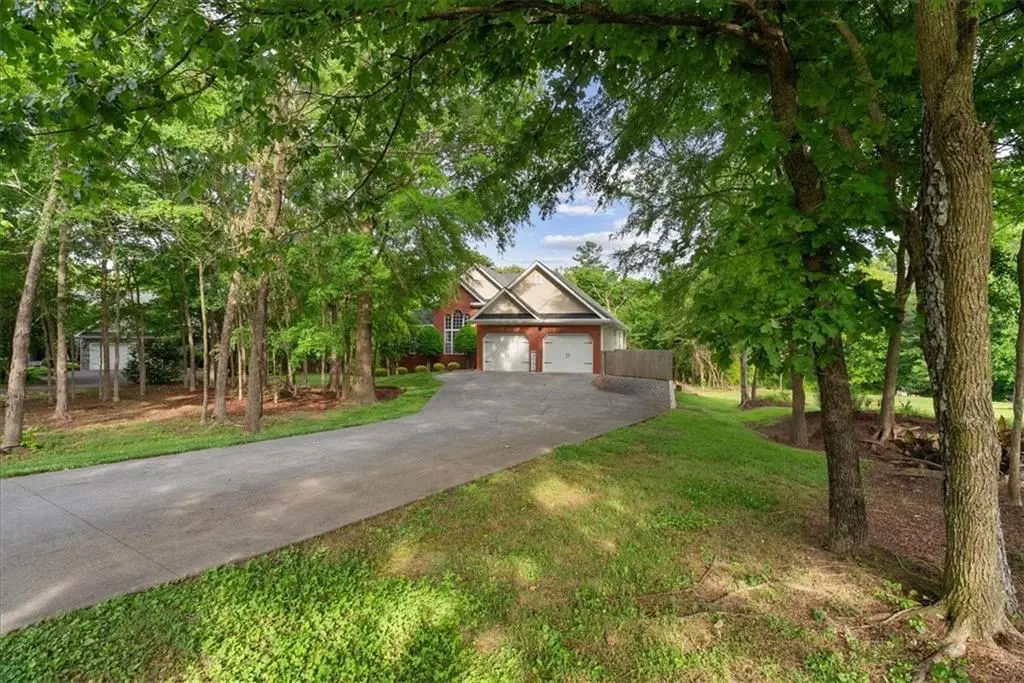 221 Woodford Way Se, Calhoun, GA 30701 - #1