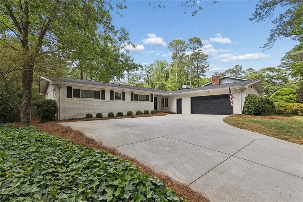 4428 E Kings Point Circle, Dunwoody, GA 30338 - #1
