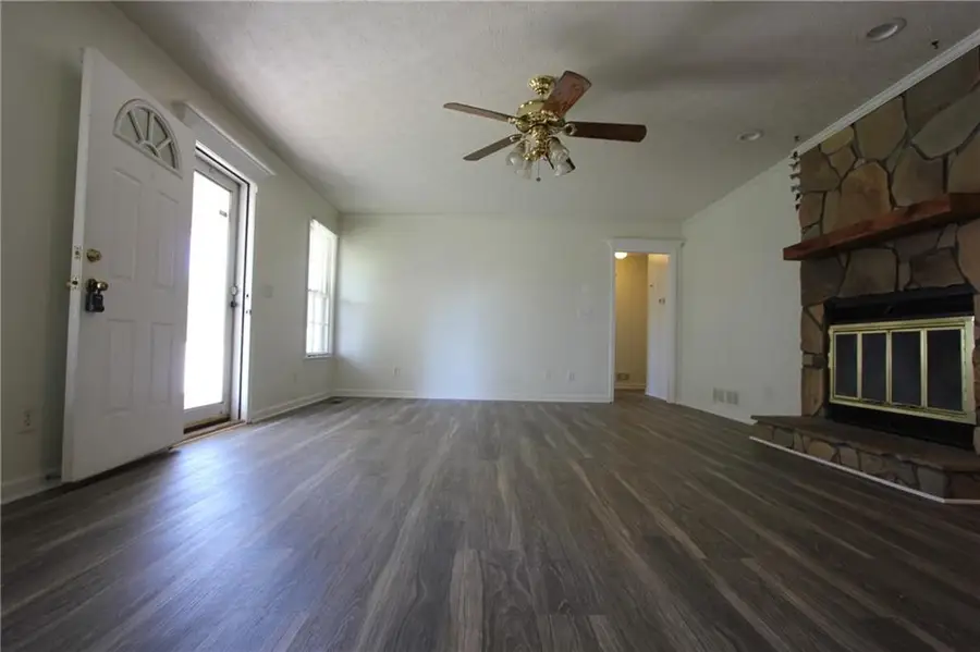 818 Springlake Road, Lawrenceville, GA 30045 - #2
