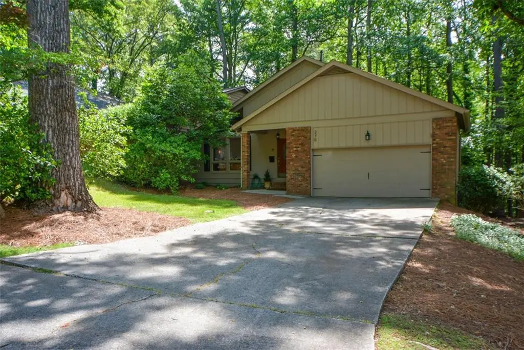 270 Lakeview Ridge W, Roswell, GA 30076 - #1