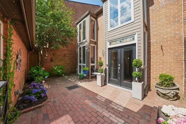 3 Willow Glen, Atlanta, GA 30342