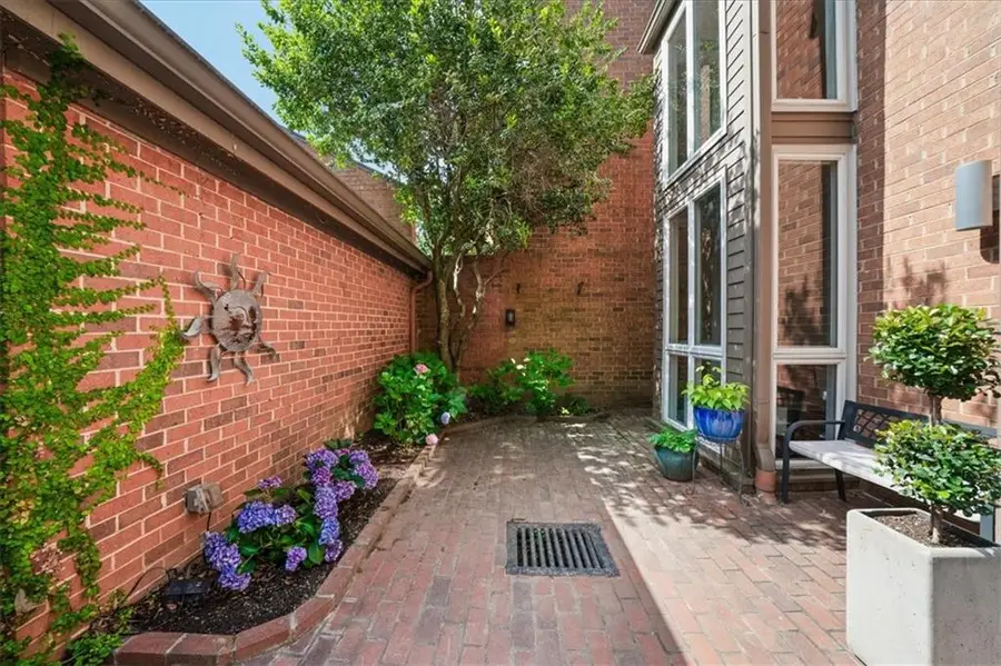 3 Willow Glen, Atlanta, GA 30342 - #2