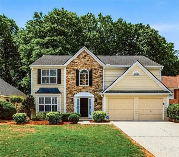 1075 Hidden Pond Lane, Roswell, GA 30075