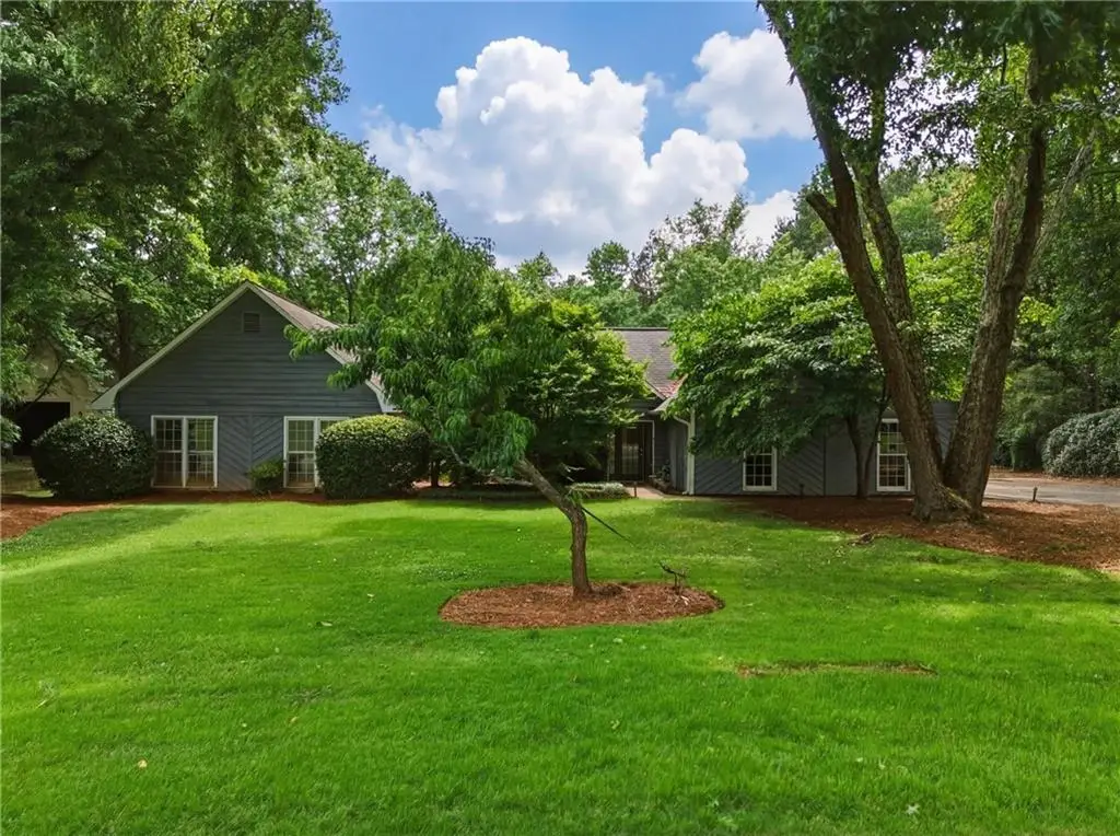 555 Saddle Creek Circle, Roswell, GA 30076 - #1