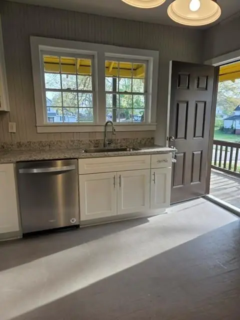 219 Grove Avenue, Lindale, GA 30147 - #2